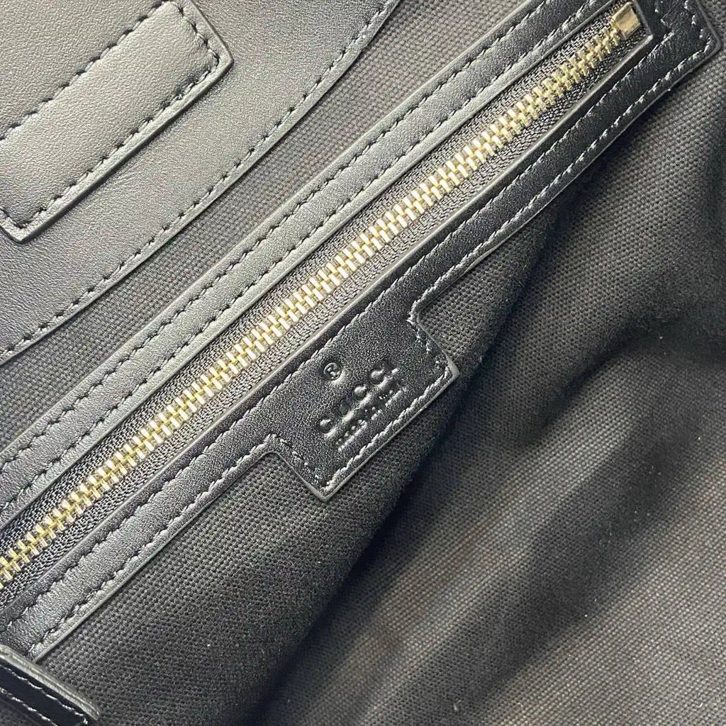 Gucci 847456 GG Emblem medium tote bag Black