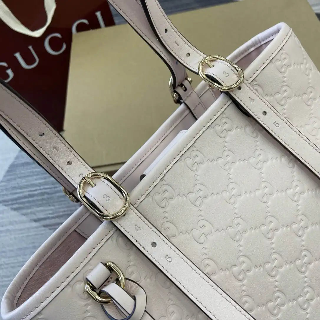 Gucci 847456 GG Emblem medium tote bag Light Pink GG leather