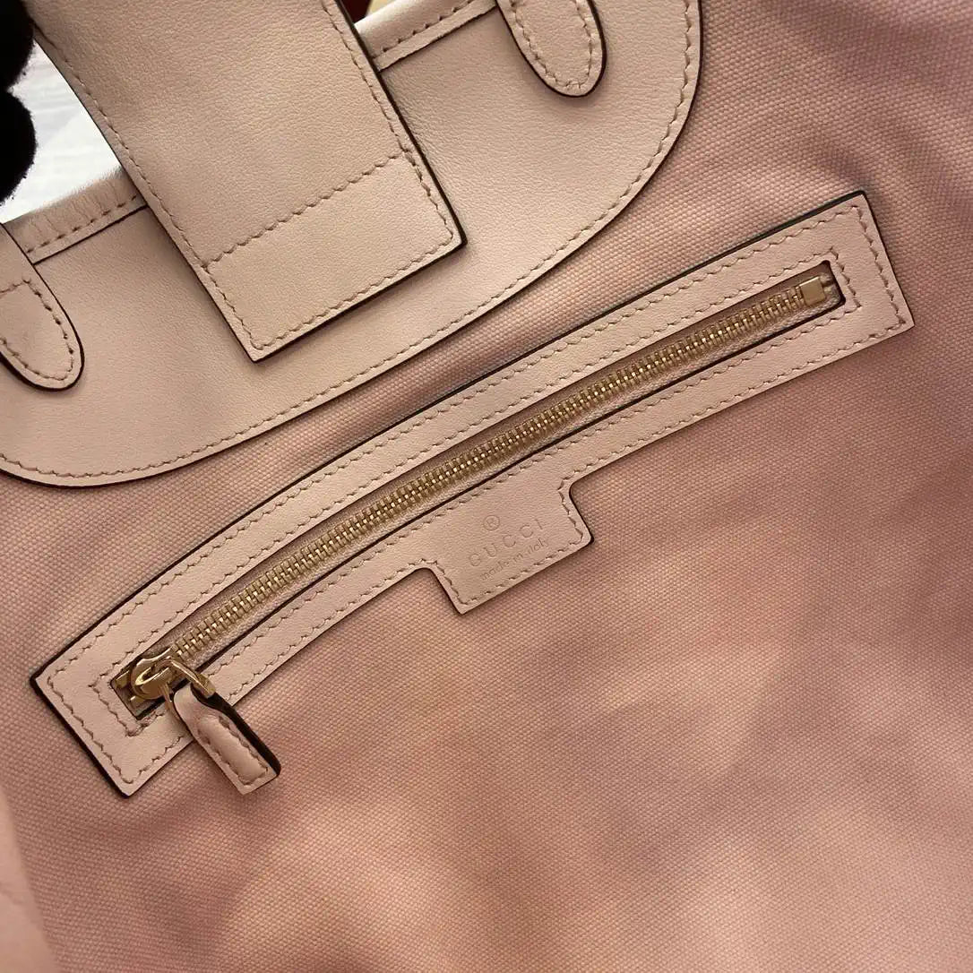 Gucci 847456 GG Emblem medium tote bag Light Pink GG leather