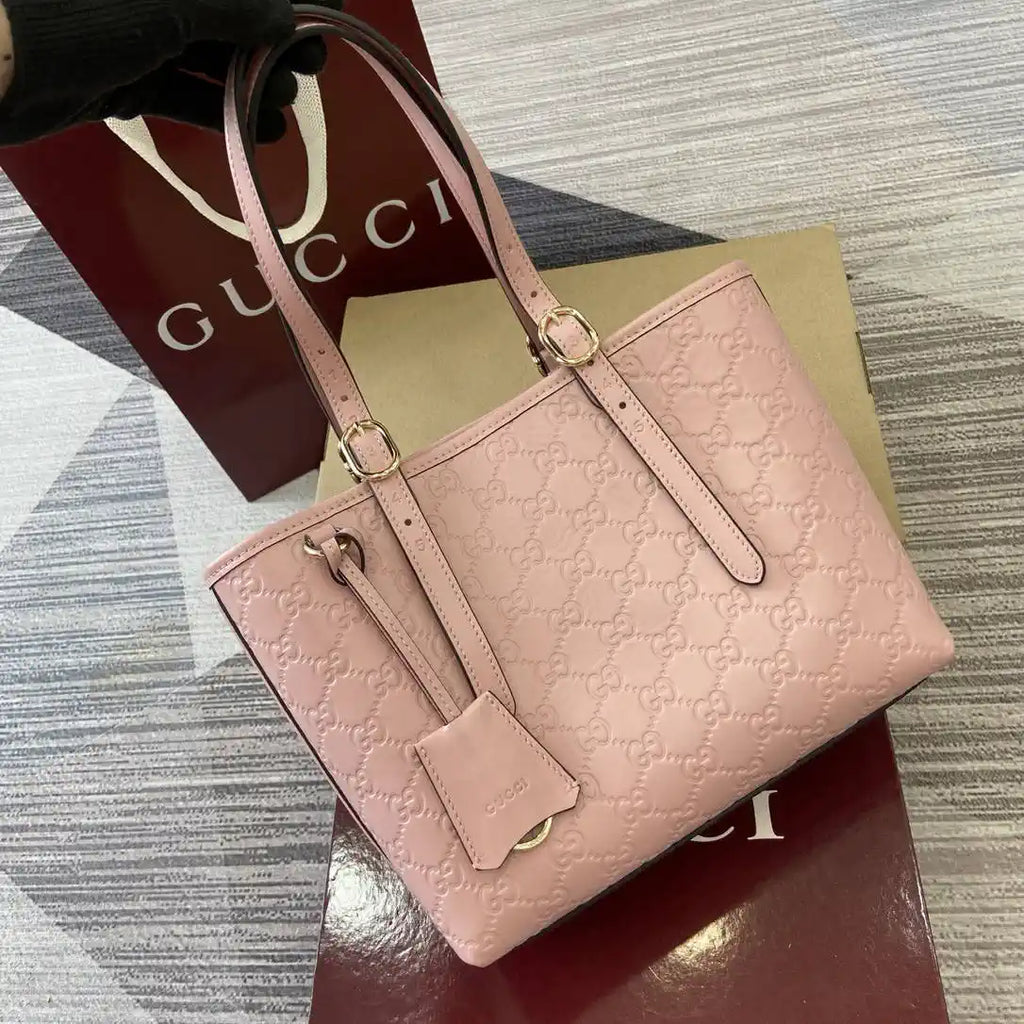 Gucci 847456 GG Emblem medium tote bag Pink