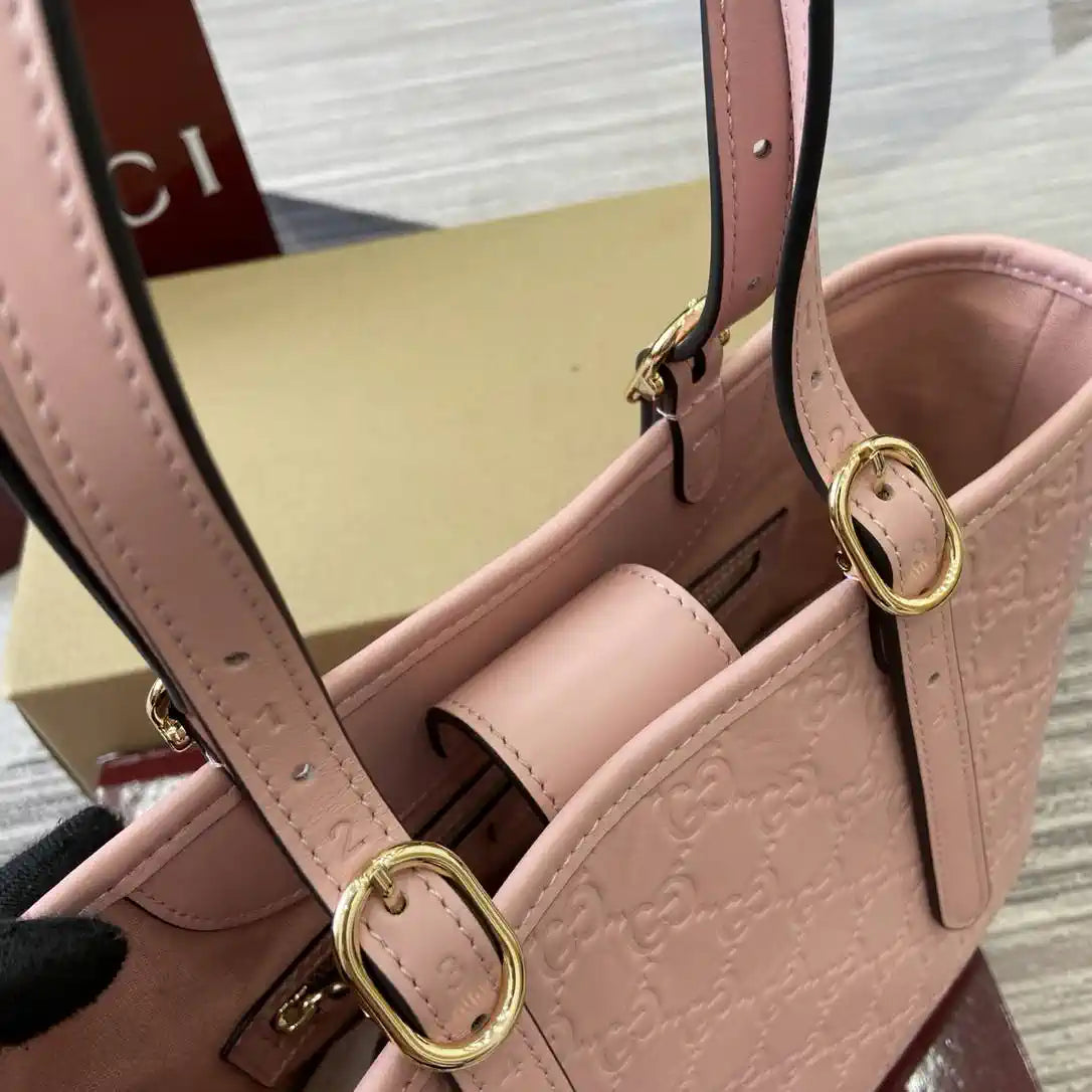 Gucci 847456 GG Emblem medium tote bag Pink