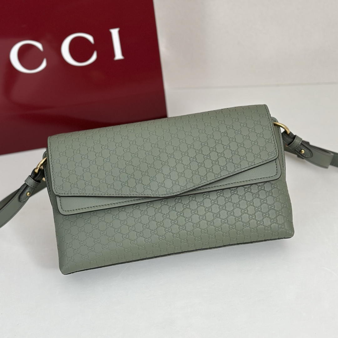 Gucci 857622 Medium Shoulder Bag Leather Green GG