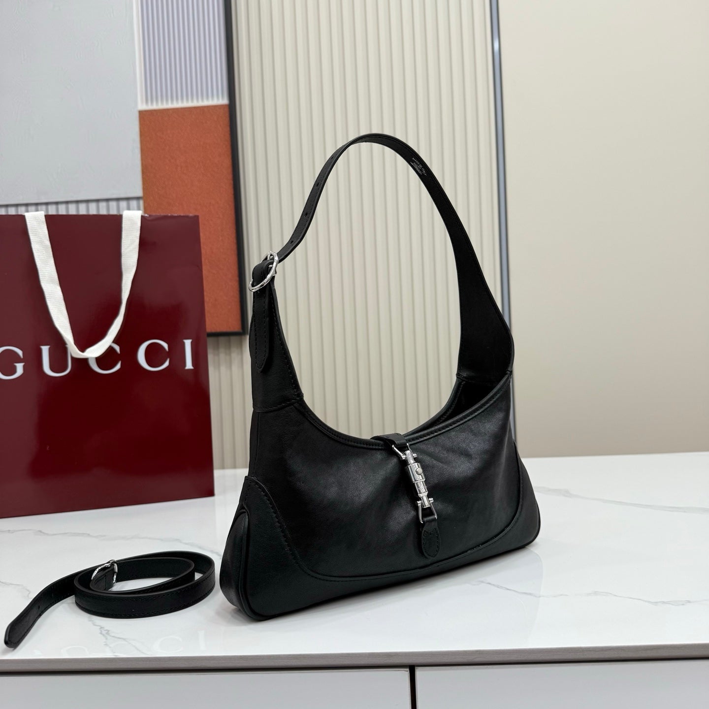 Gucci 863137 Jackie Slim Medium Shoulder Bag Black