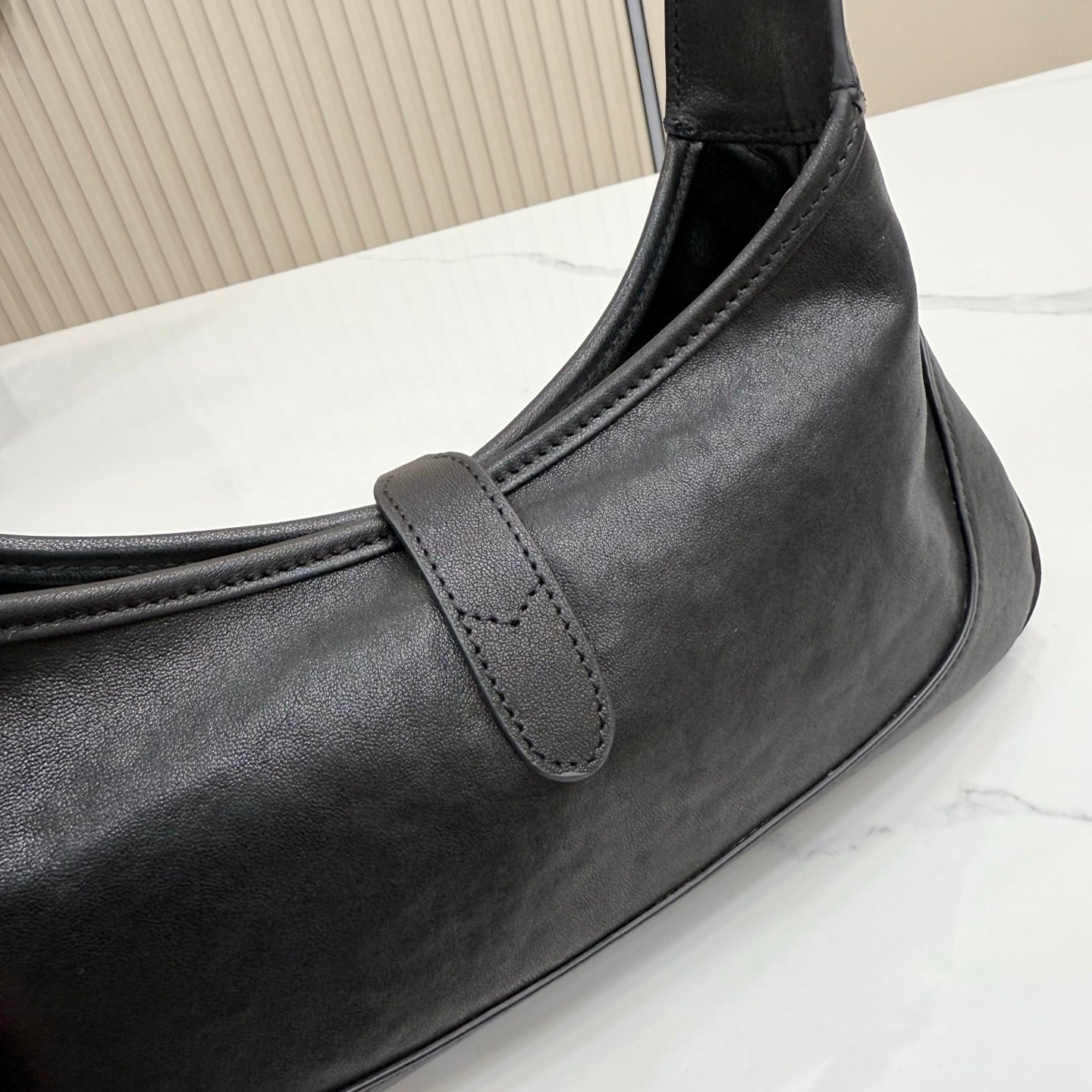 Gucci 863137 Jackie Slim Medium Shoulder Bag Black