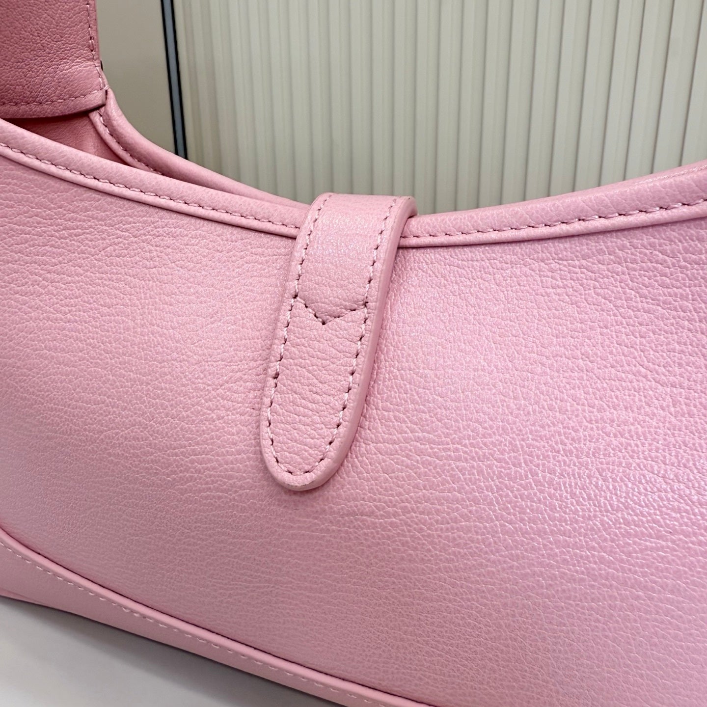 Gucci 863137 Jackie Slim Medium Shoulder Bag Light Pink