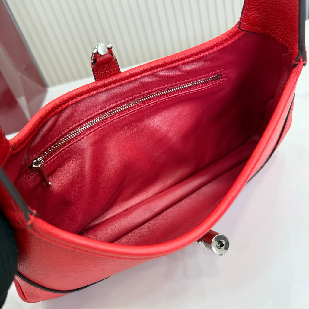 Gucci 863137 Jackie Slim Medium Shoulder Bag Red