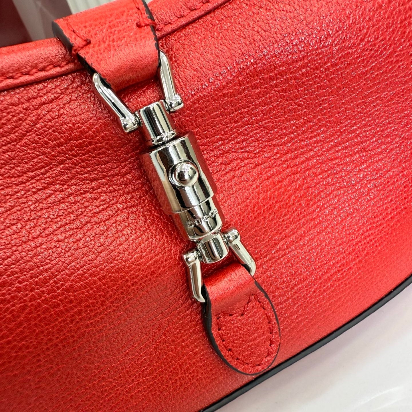 Gucci 863137 Jackie Slim Medium Shoulder Bag Red