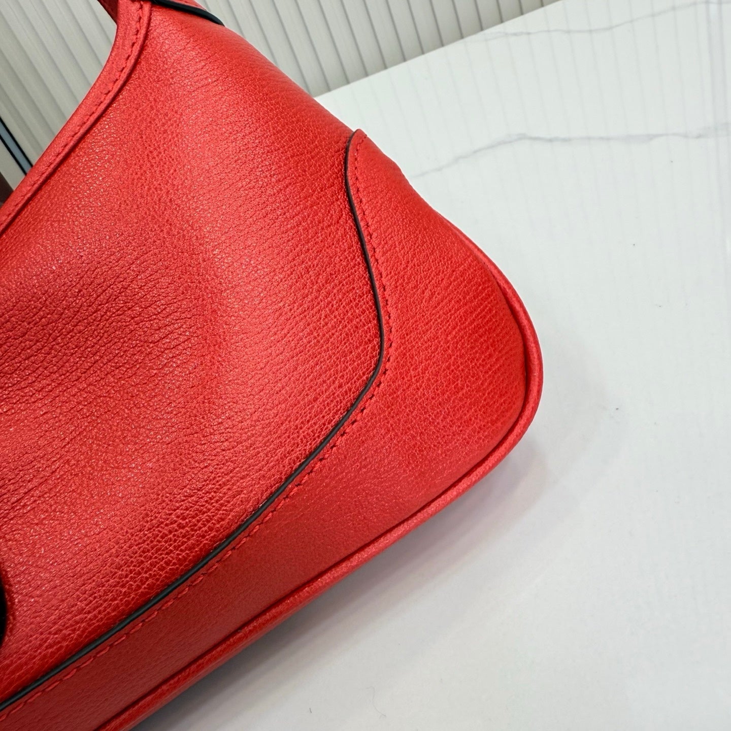 Gucci 863137 Jackie Slim Medium Shoulder Bag Red