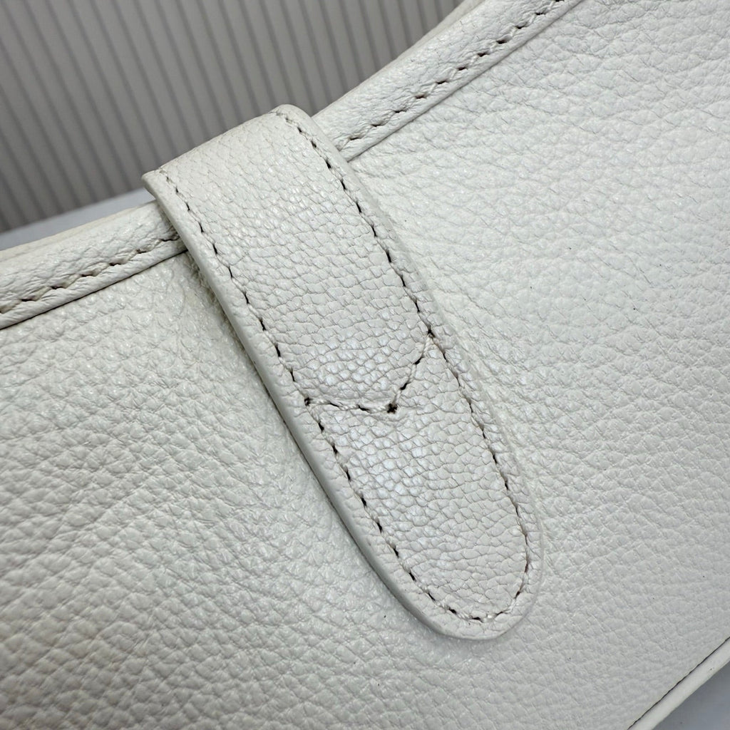 Gucci 863137 Jackie Slim Medium Shoulder Bag White