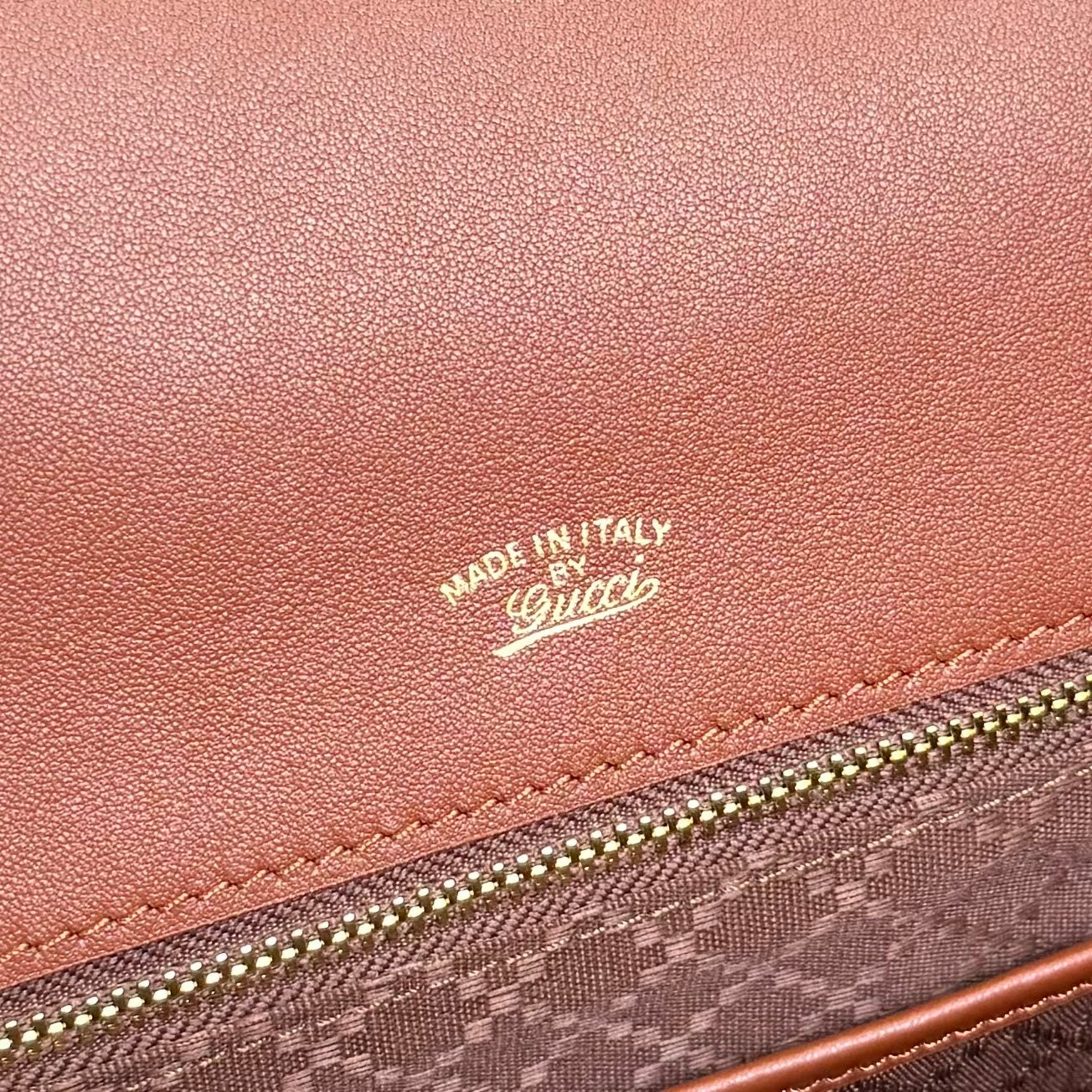 Gucci 875018 Paparazzo Medium Top Handle Bag Chestnut