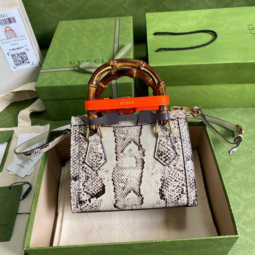 Gucci Diana Mini tote bag top handle bag Gucci a€?55661 Grey