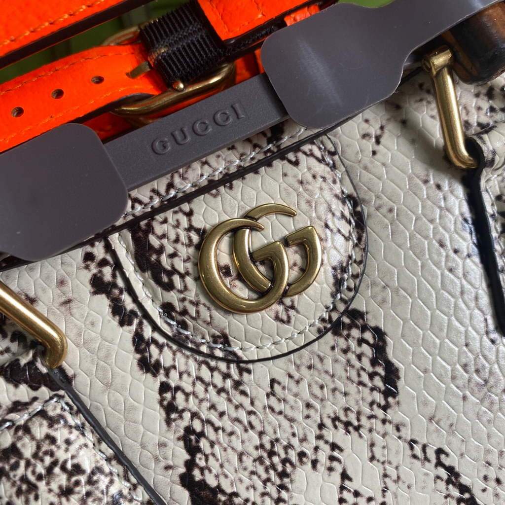 Gucci Diana Mini tote bag top handle bag Gucci a€?55661 Grey