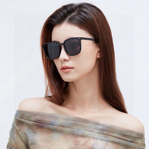 Gucci G67704 Sunglasses Luxury Fashion Show Sunglasses G991467 - Color 1 - View 1