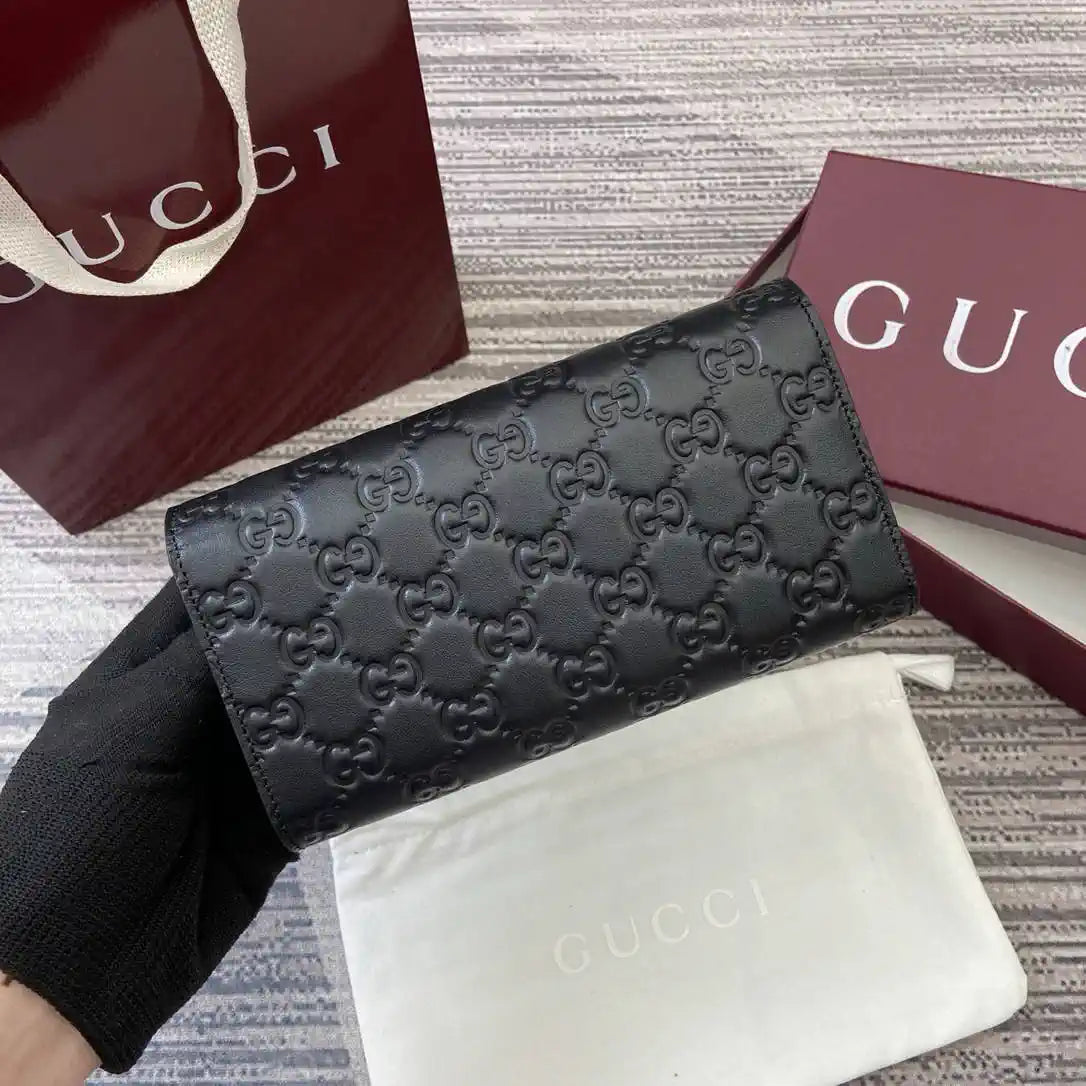 Gucci GG Emblem continental wallet 847210 Black