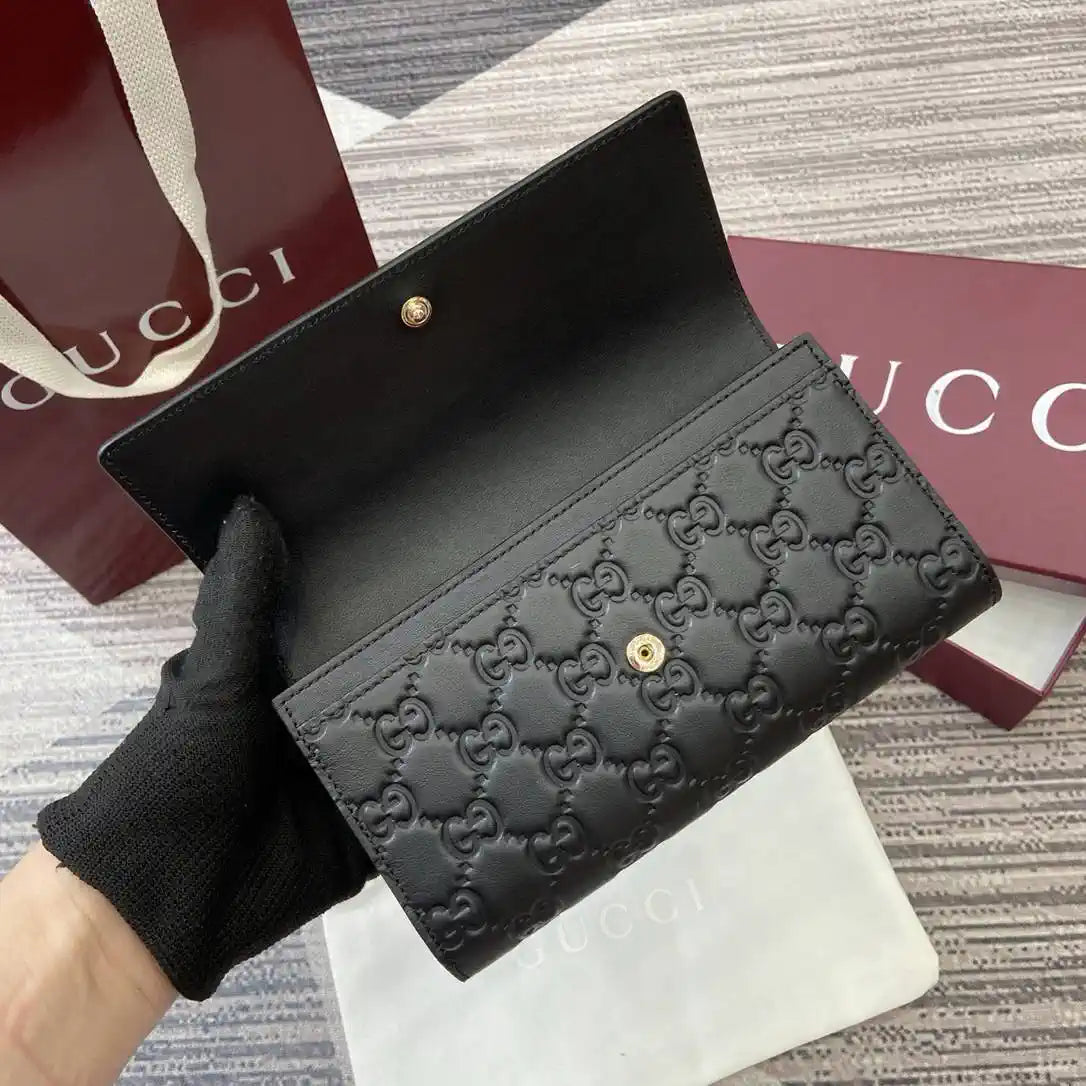 Gucci GG Emblem continental wallet 847210 Black
