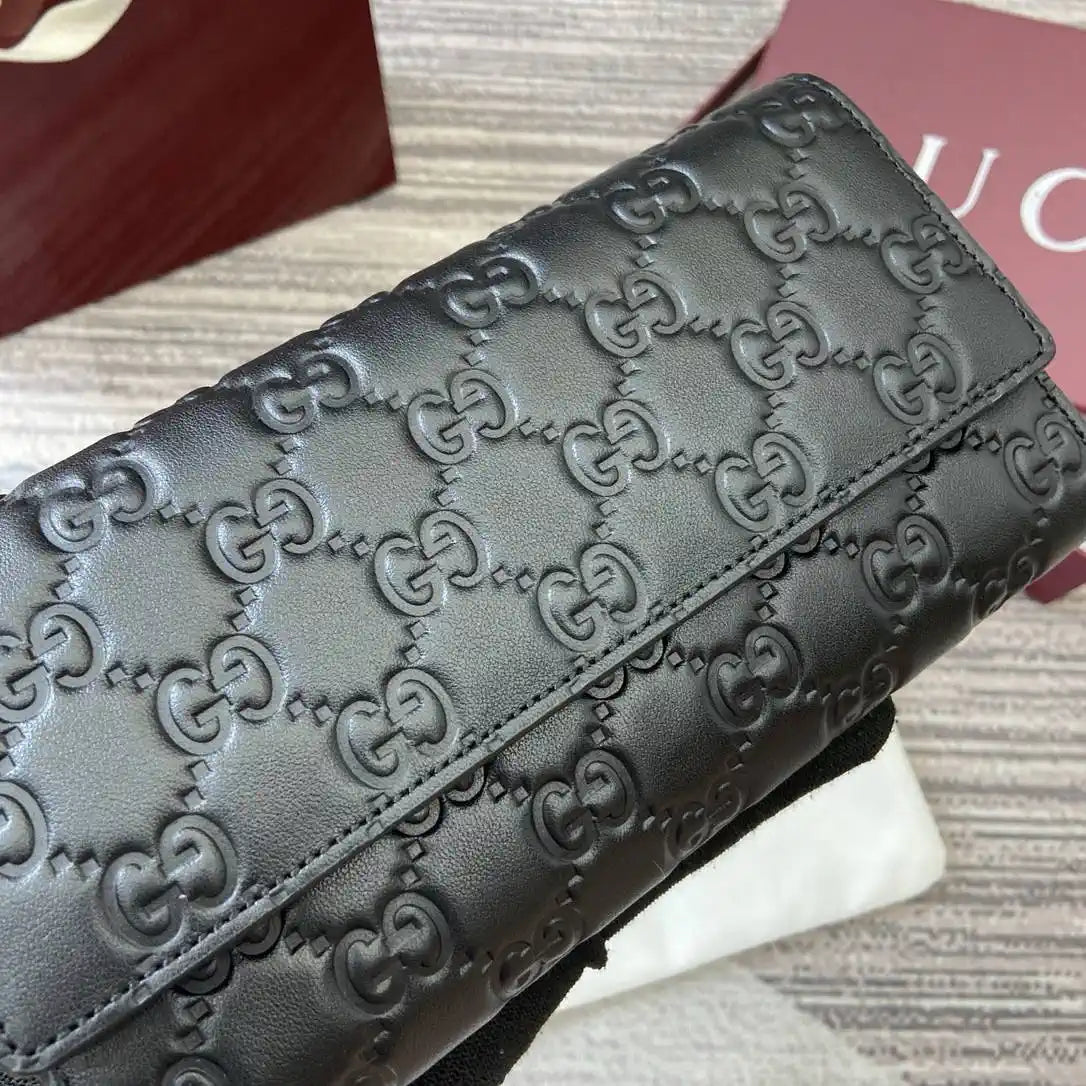 Gucci GG Emblem continental wallet 847210 Black