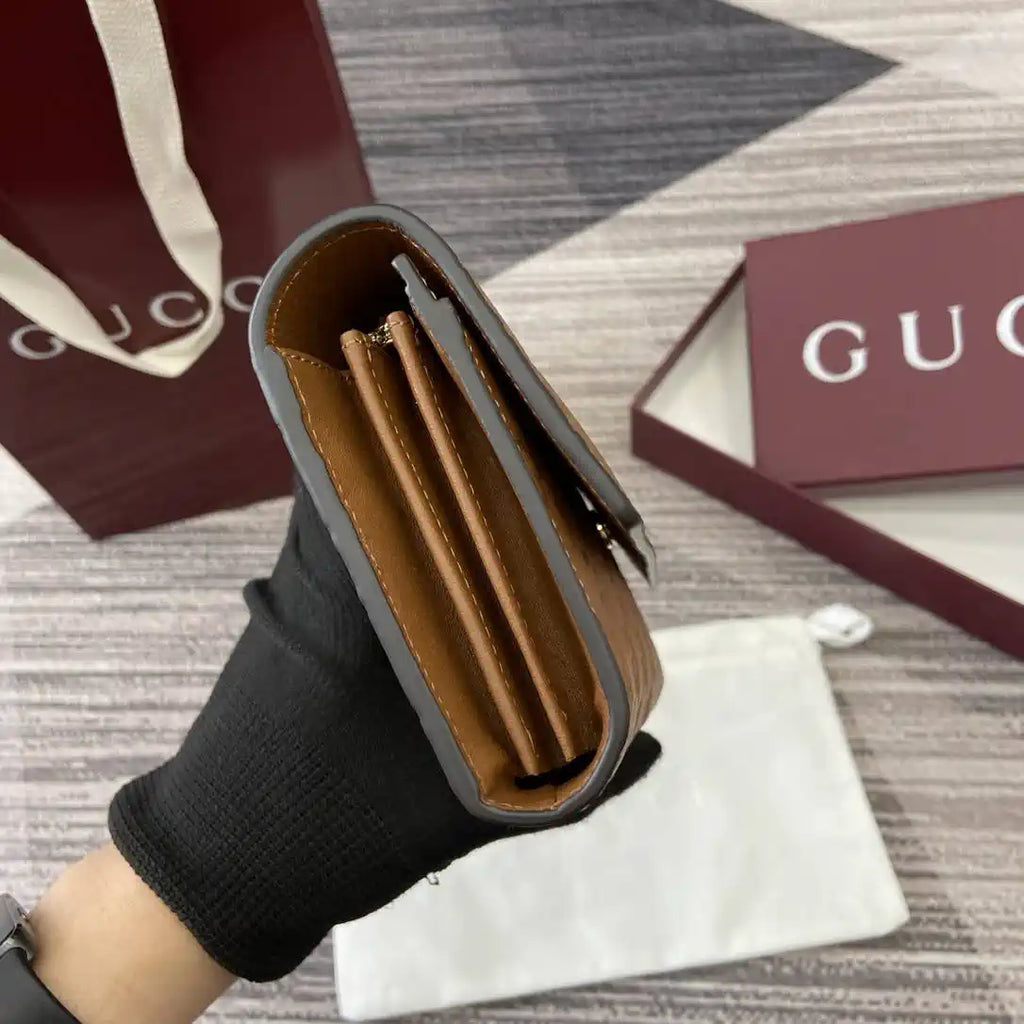 Gucci GG Emblem continental wallet 847210 Brown