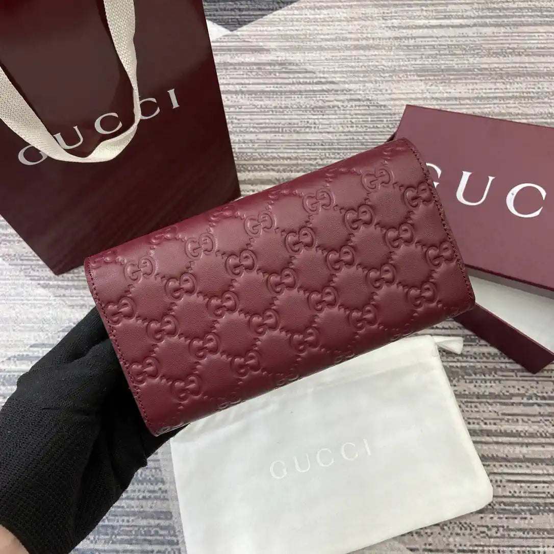 Gucci GG Emblem continental wallet 847210 Wine Red