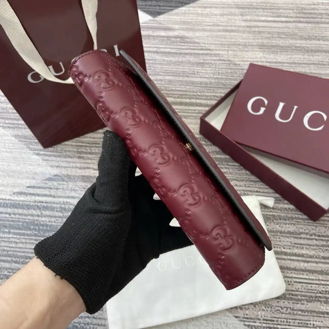 Gucci GG Emblem continental wallet 847210 Wine Red
