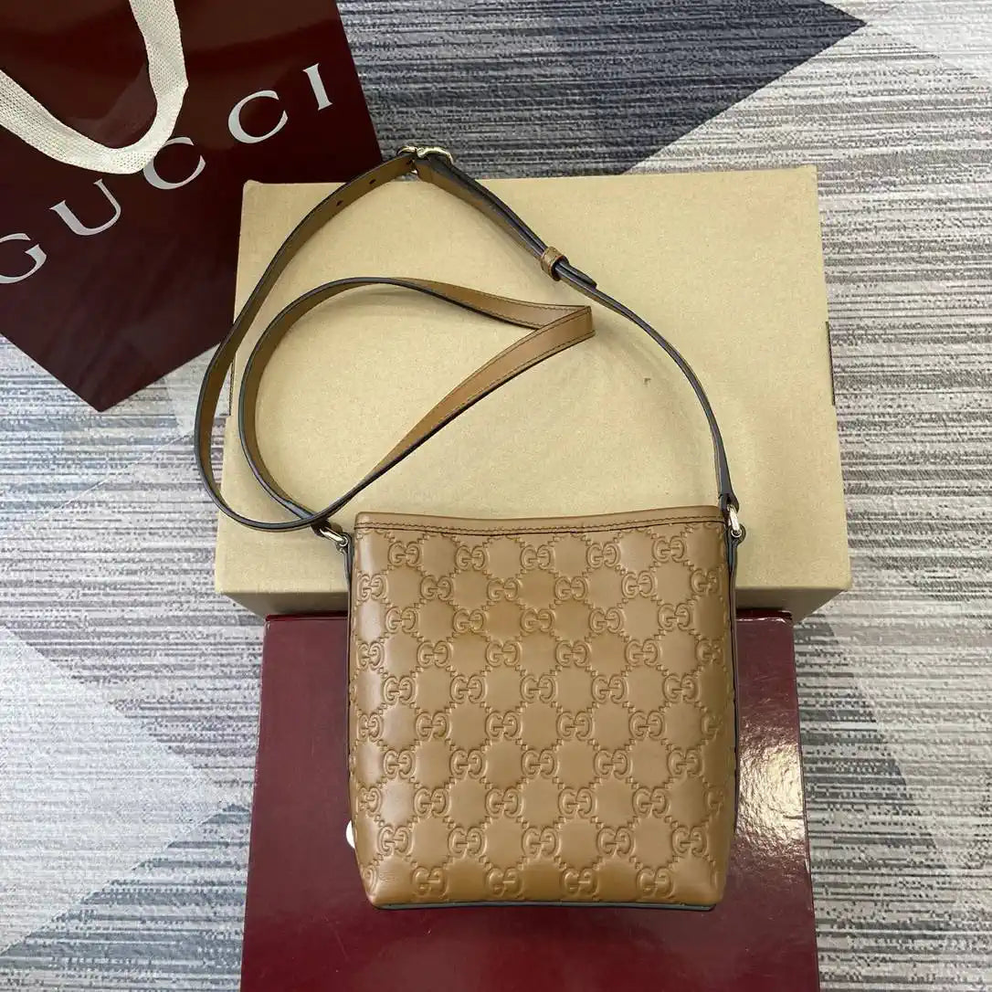 Gucci GG Emblem nano bucket bag 847090 Brown