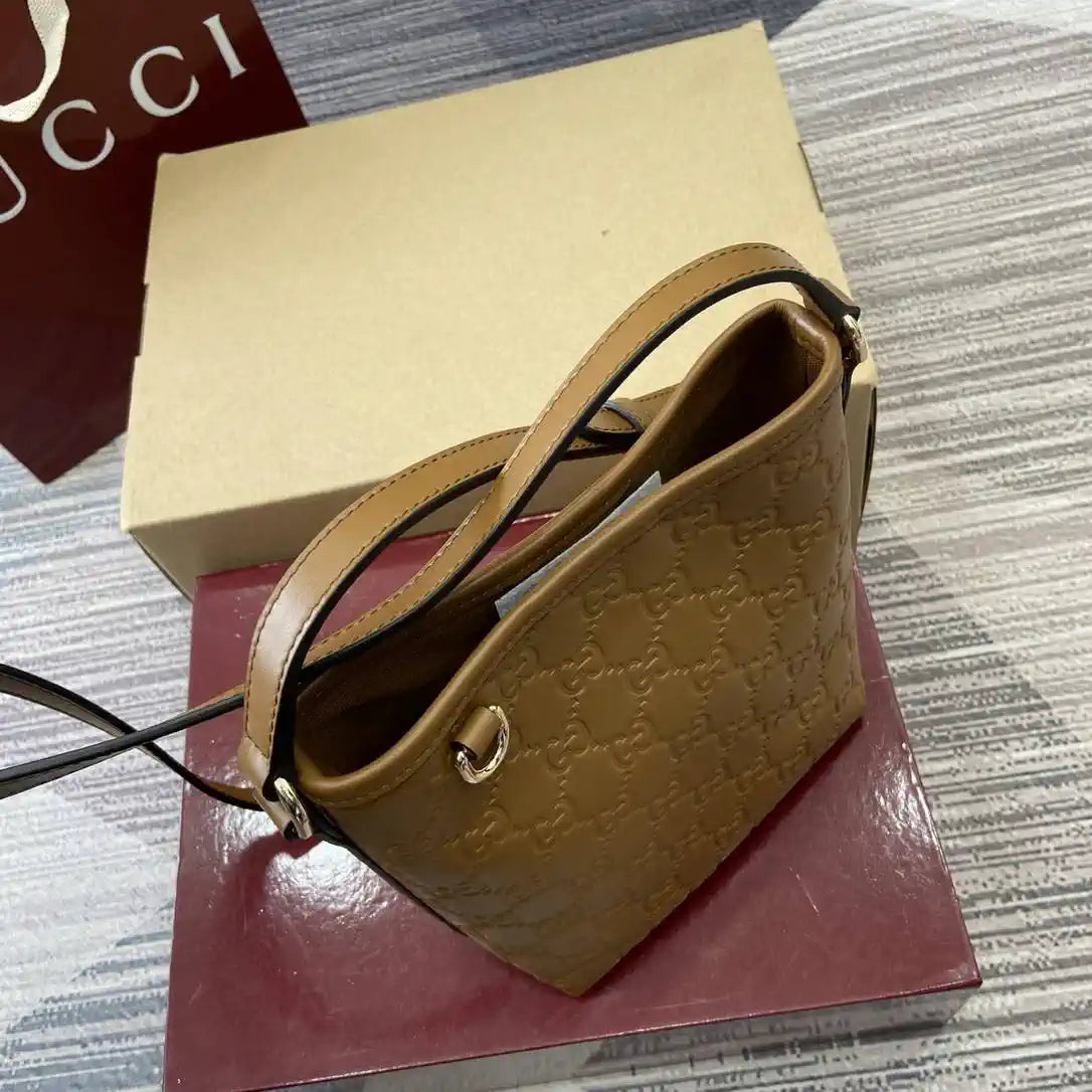Gucci GG Emblem nano bucket bag 847090 Brown