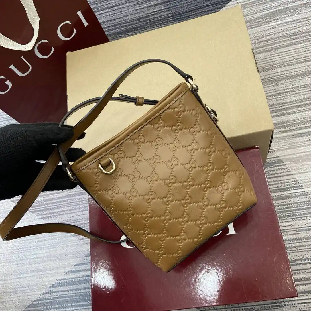 Gucci GG Emblem nano bucket bag 847090 Brown