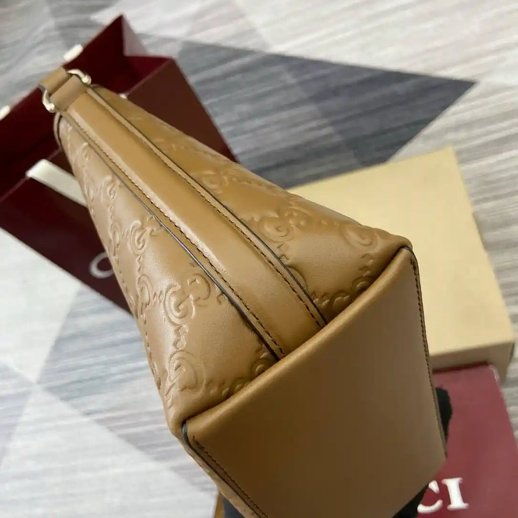 Gucci GG Emblem nano bucket bag 847090 Brown