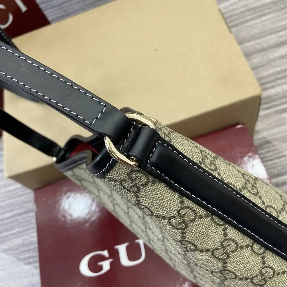 Gucci GG Emblem nano bucket bag 847090 Beige & Black