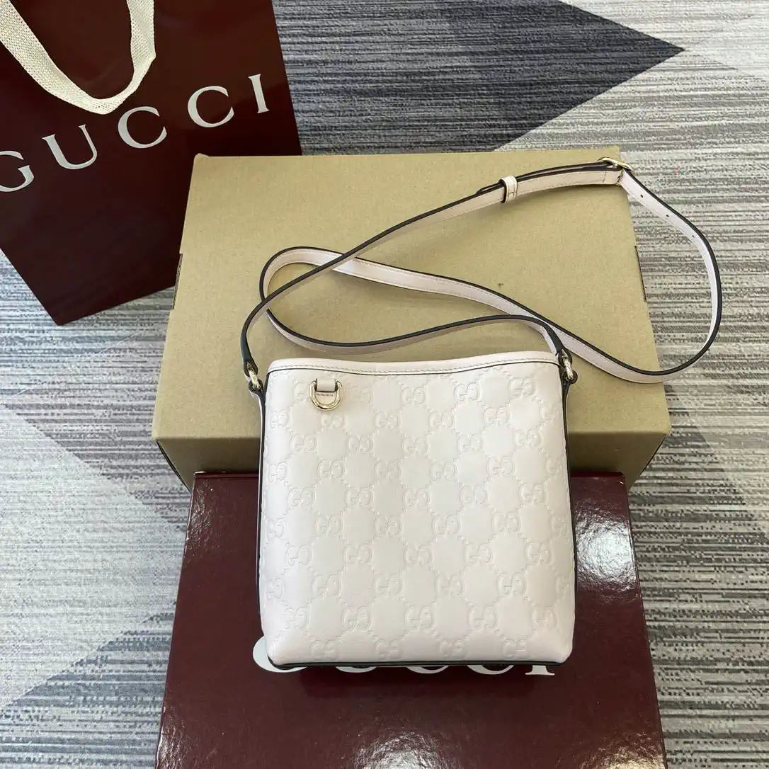 Gucci GG Emblem nano bucket bag 847090 Light Pink GG Leather