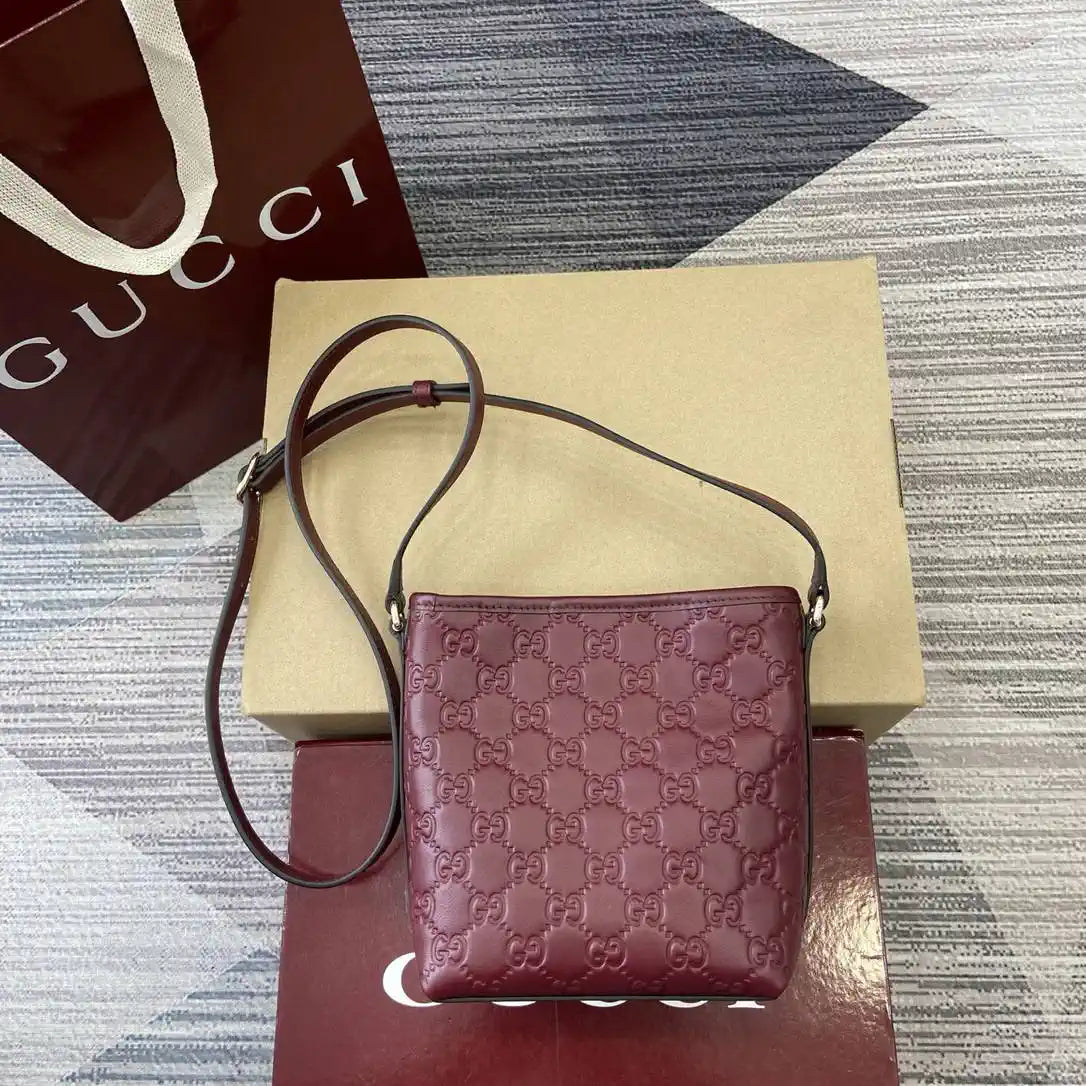 Gucci GG Emblem nano bucket bag 847090 Red