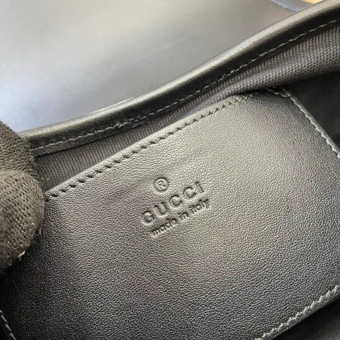 Gucci GG Emblem small shoulder bag 847448 Black