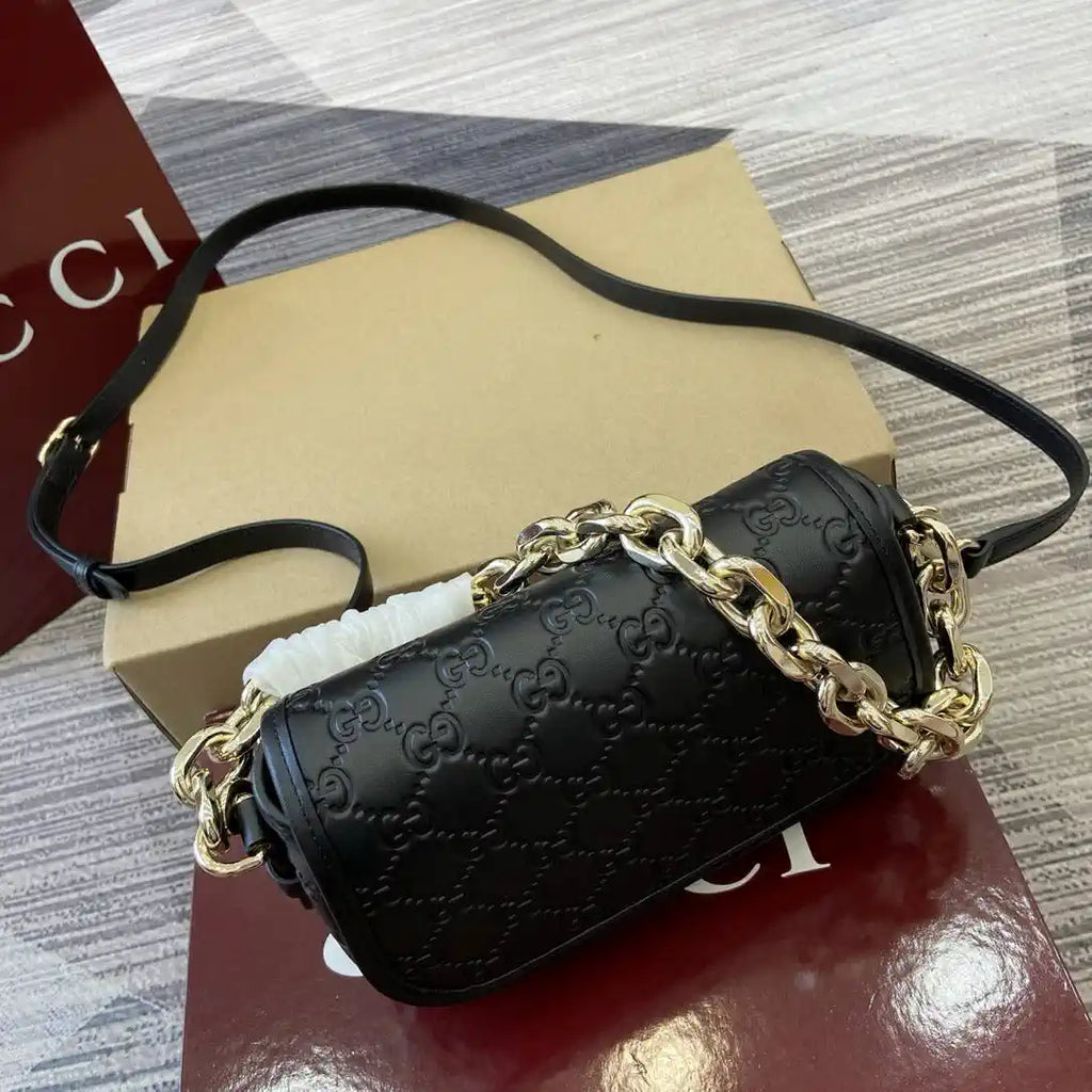 Gucci GG Emblem small shoulder bag 847448 Black