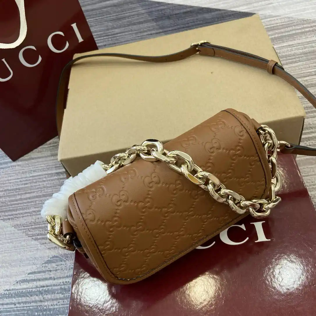 Gucci GG Emblem small shoulder bag 847448 Brown