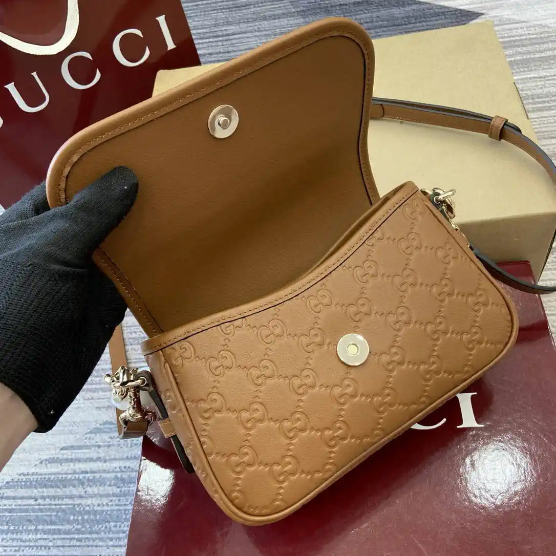 Gucci GG Emblem small shoulder bag 847448 Brown
