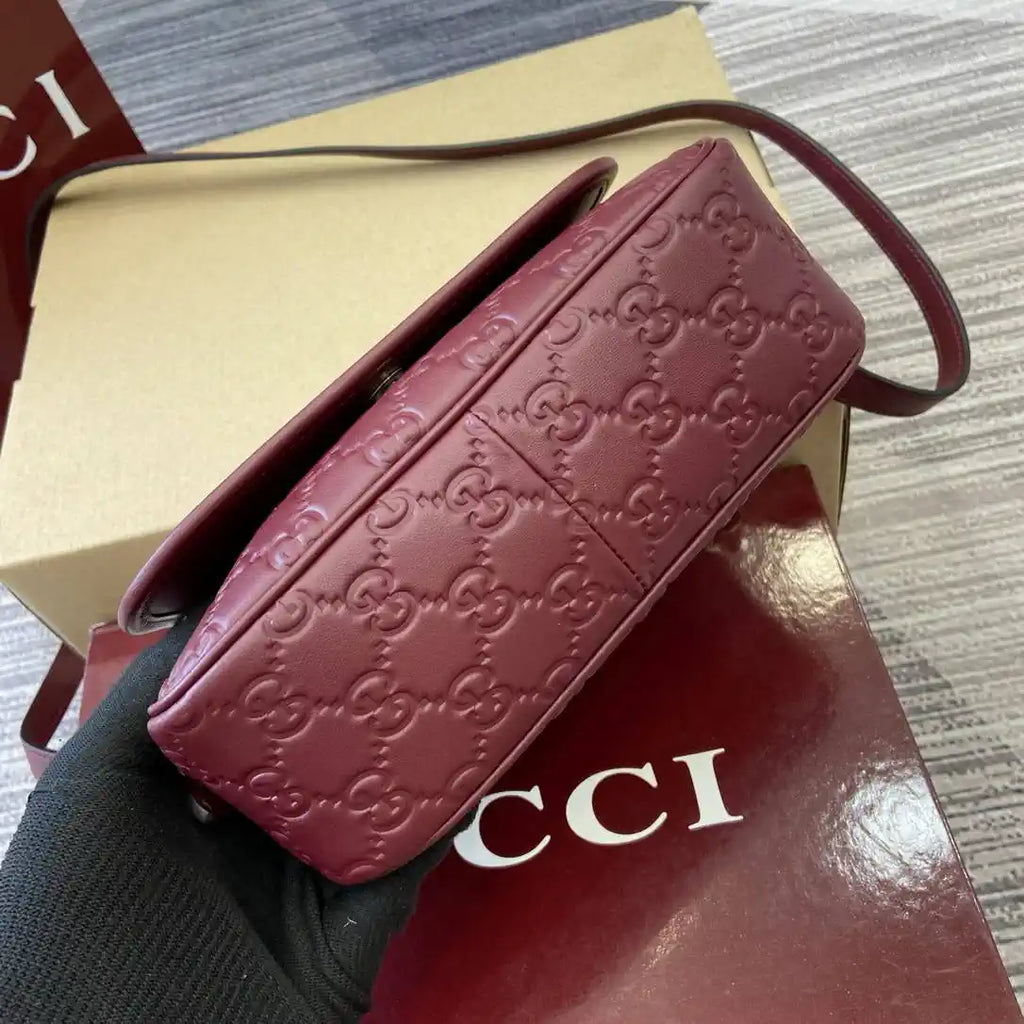 Gucci GG Emblem small shoulder bag 847448 Red