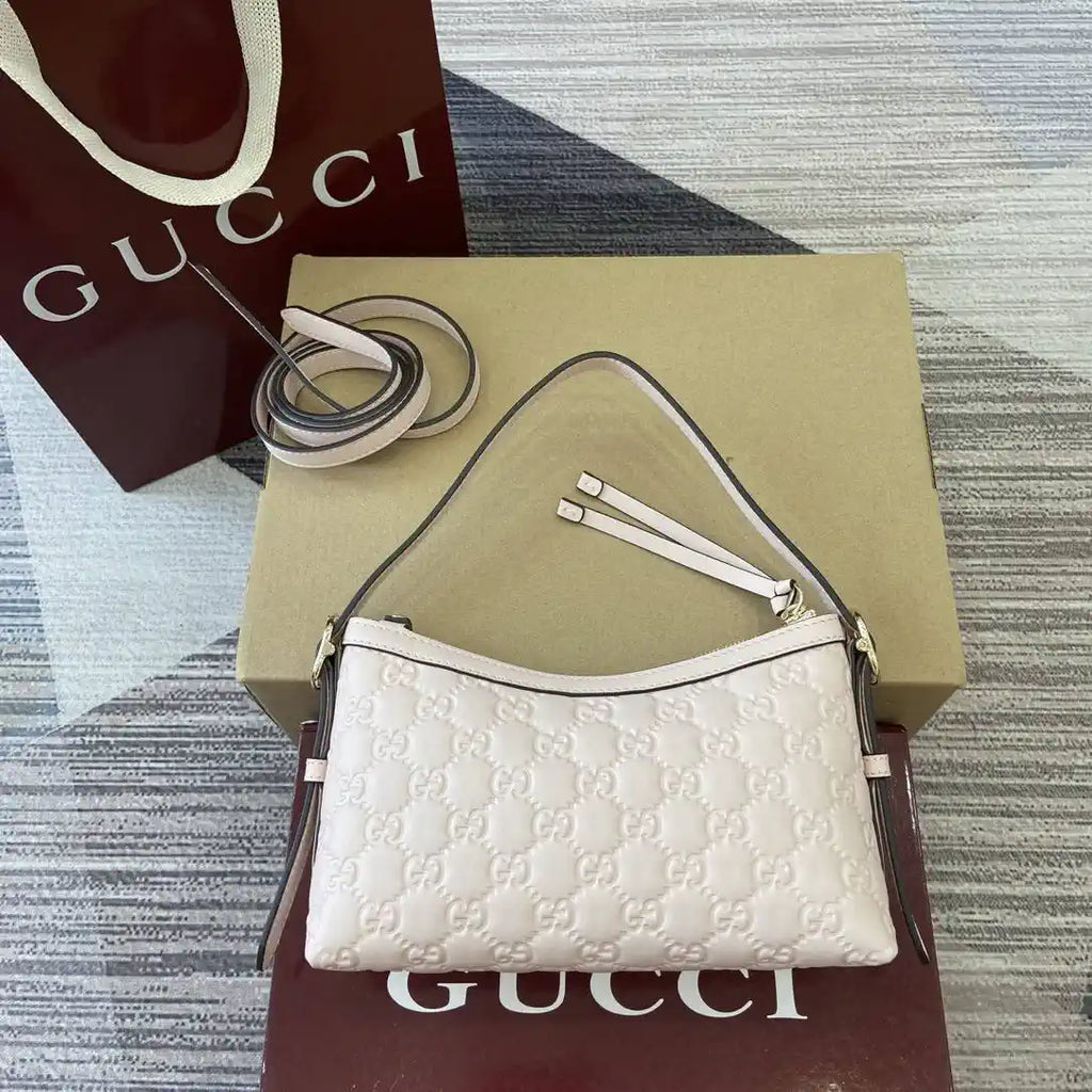 Gucci GG Emblem small shoulder bag 847450 Beige