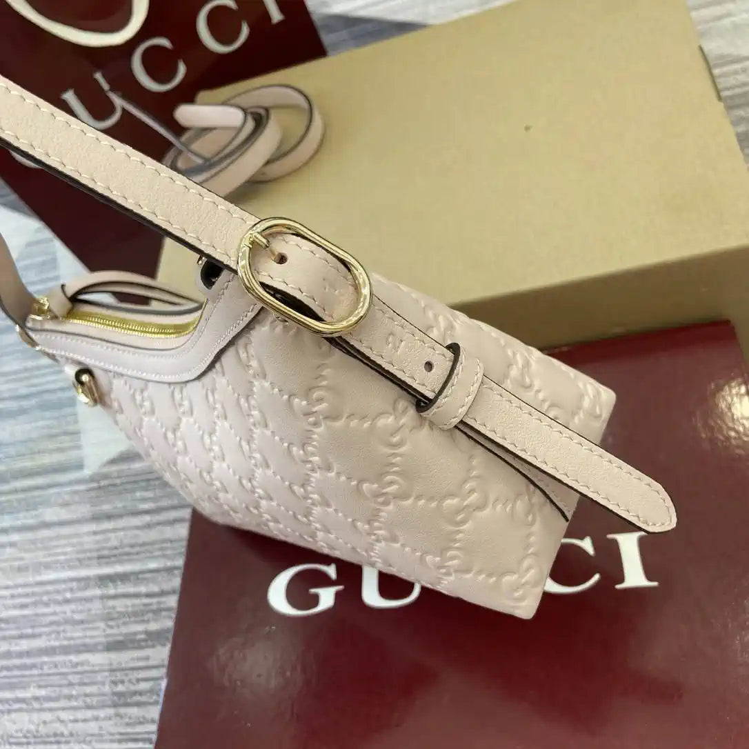 Gucci GG Emblem small shoulder bag 847450 Beige