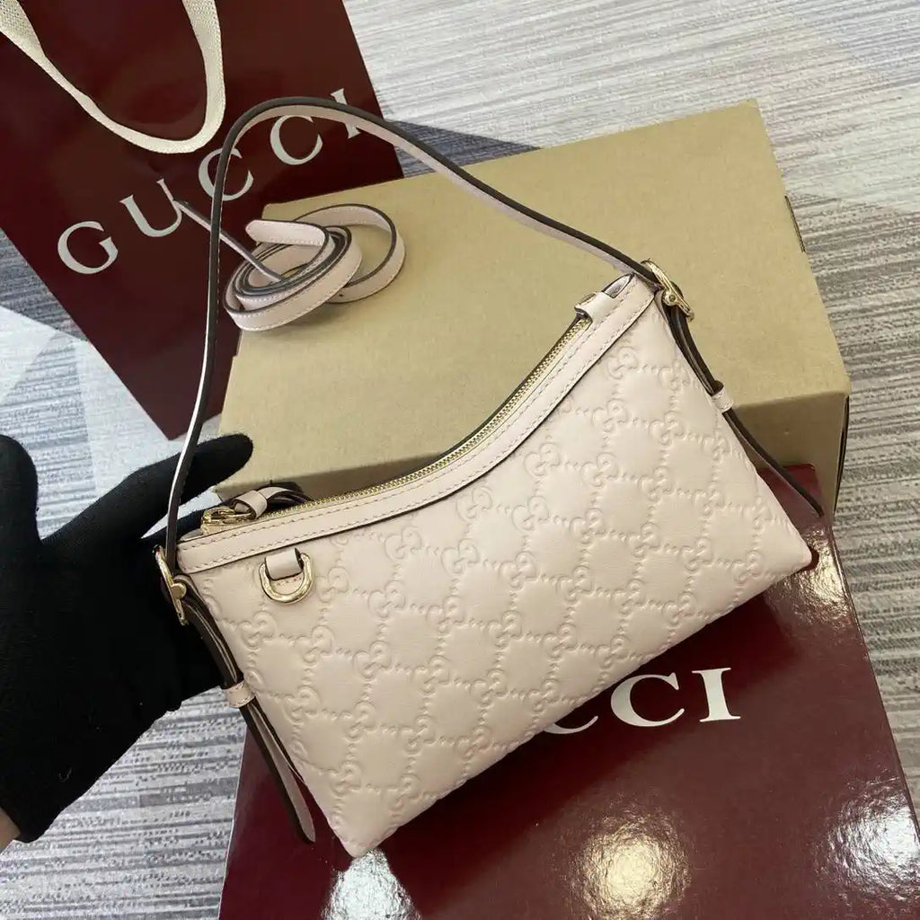 Gucci GG Emblem small shoulder bag 847450 Beige