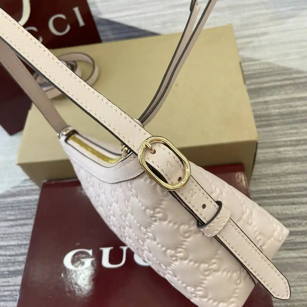 Gucci GG Emblem small shoulder bag 847450 Beige