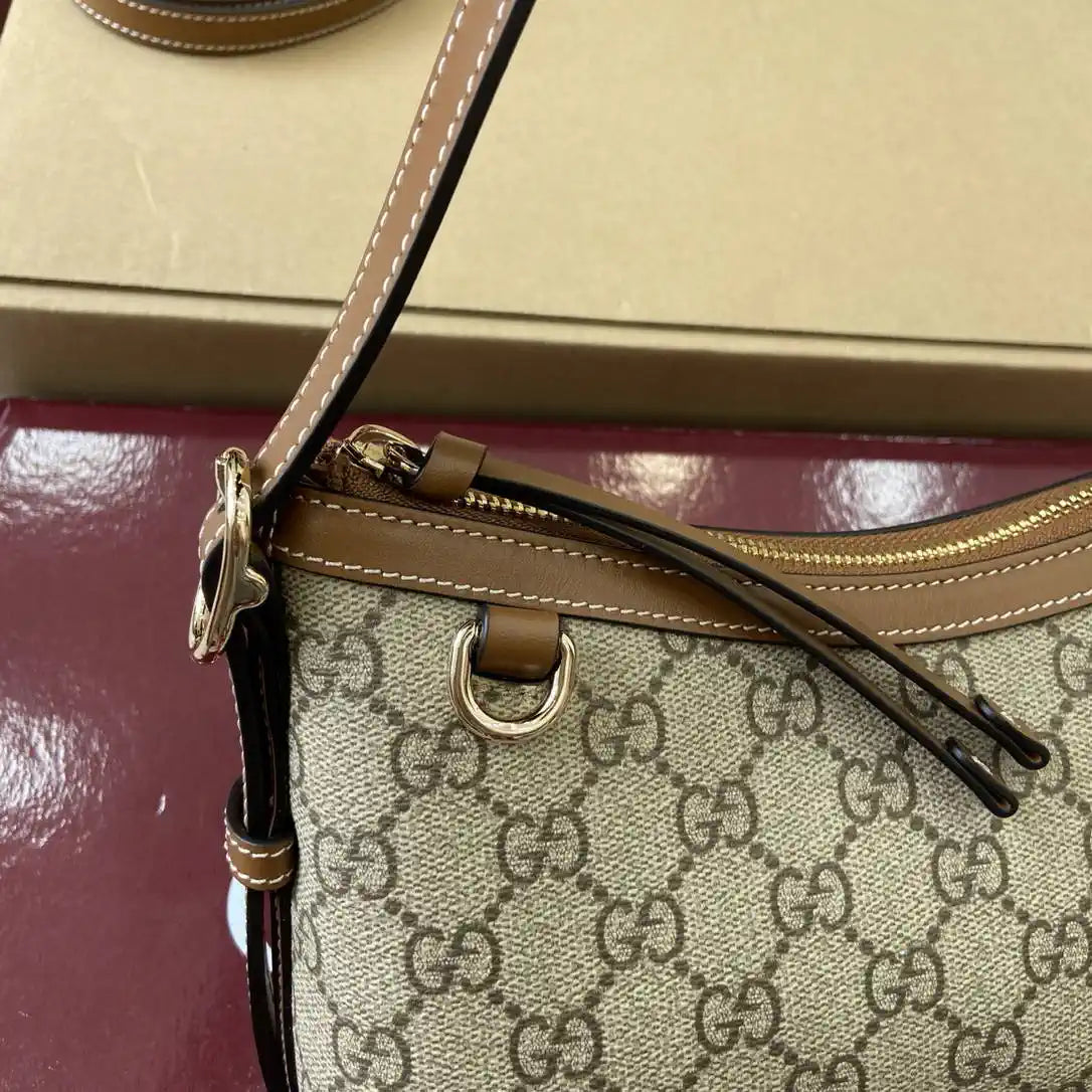 Gucci GG Emblem small shoulder bag 847450 Beige & Brown