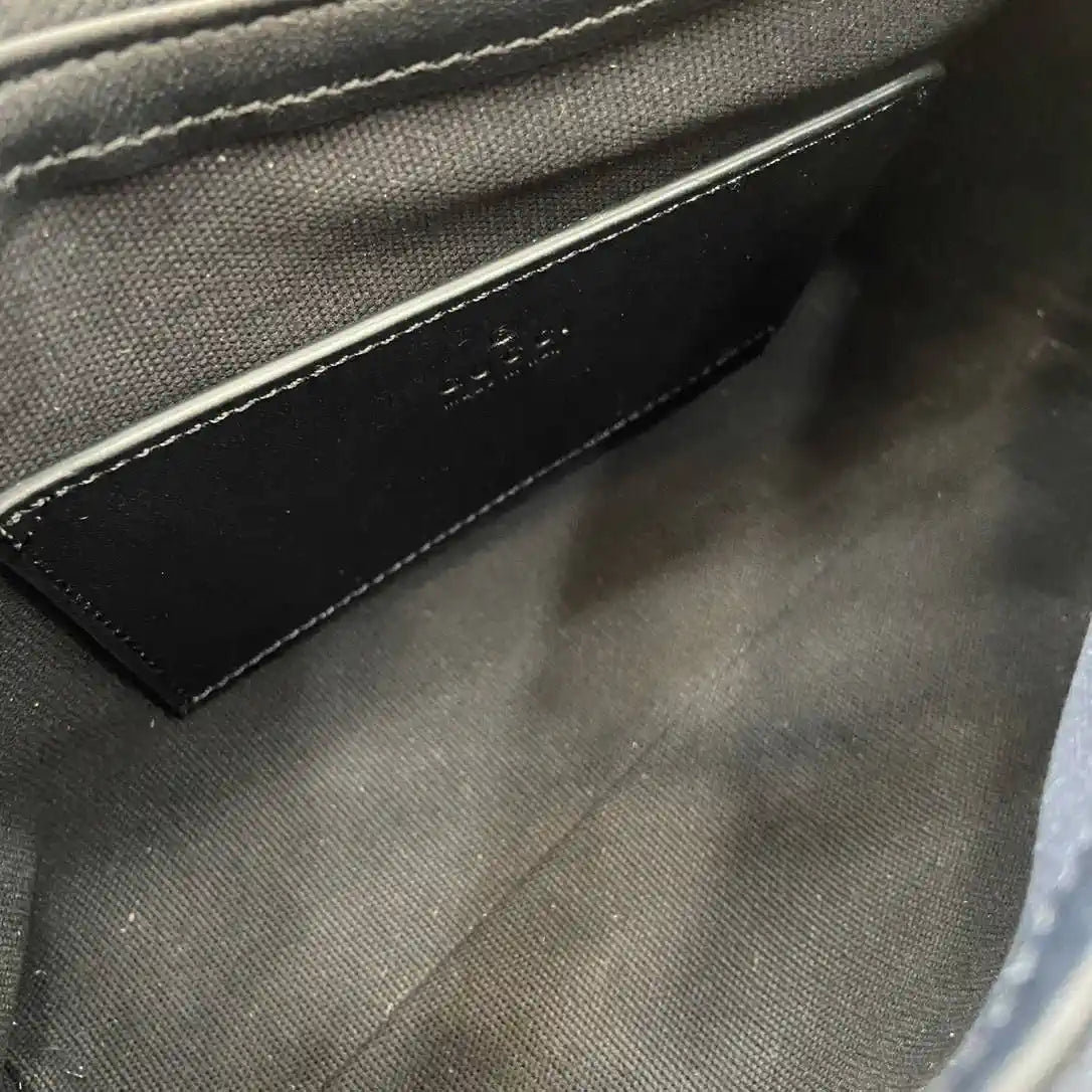 Gucci GG Emblem small shoulder bag 847450 Black