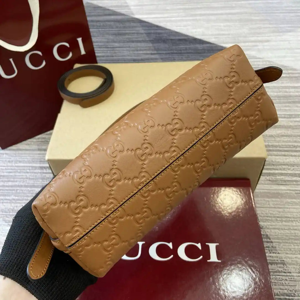 Gucci GG Emblem small shoulder bag 847450 Brown