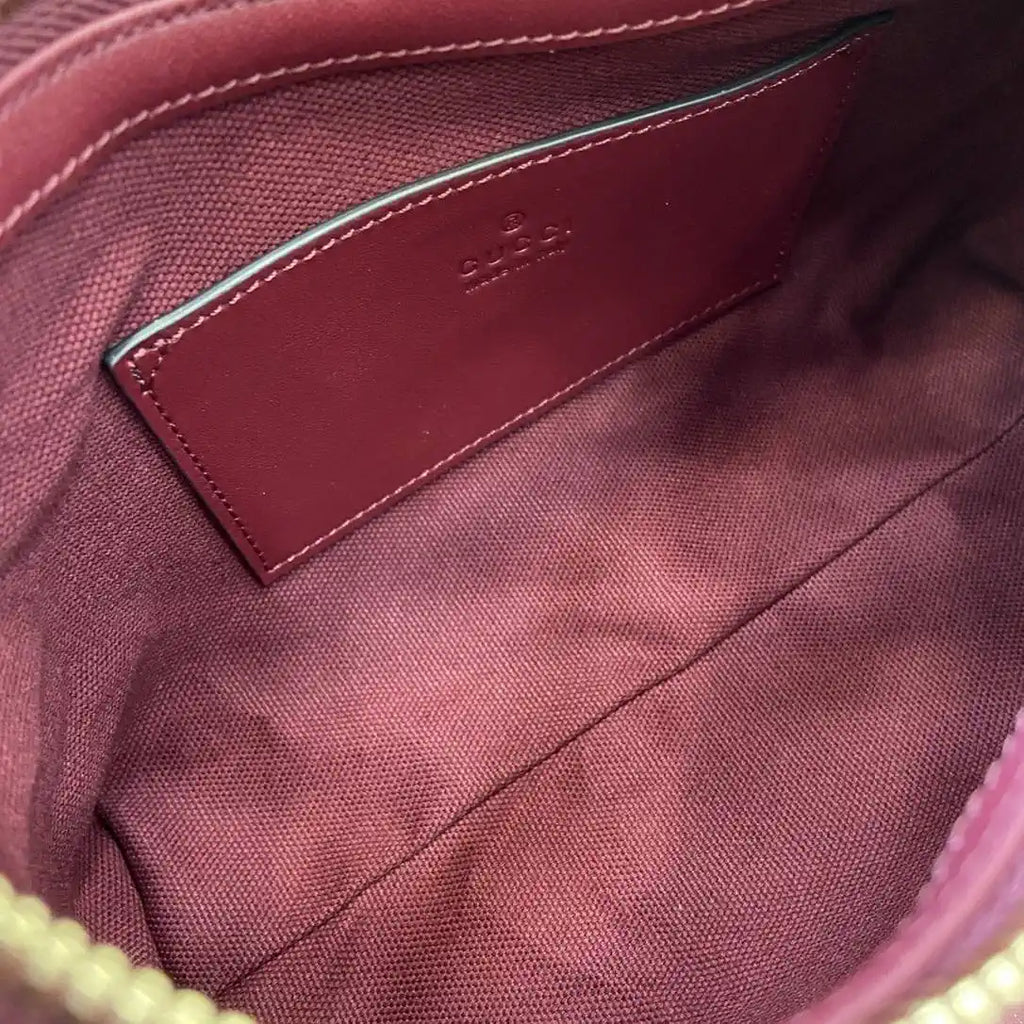 Gucci GG Emblem small shoulder bag 847450 Red
