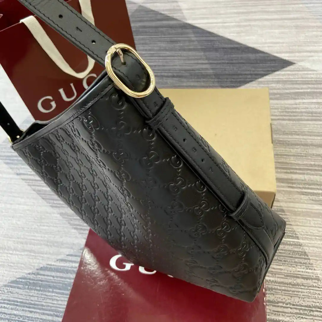 Gucci GG Emblem small shoulder bag 848881 Black