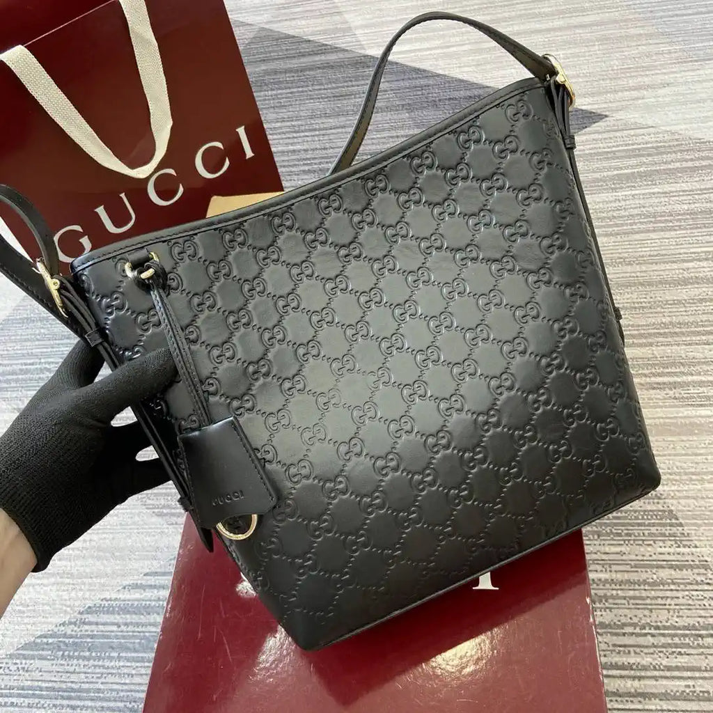 Gucci GG Emblem small shoulder bag 848881 Black