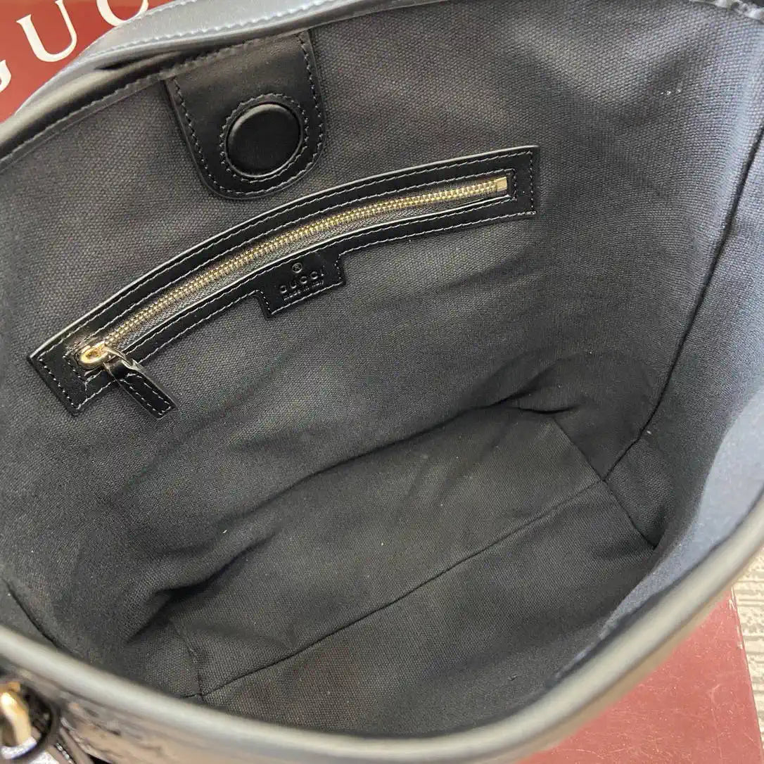 Gucci GG Emblem small shoulder bag 848881 Black