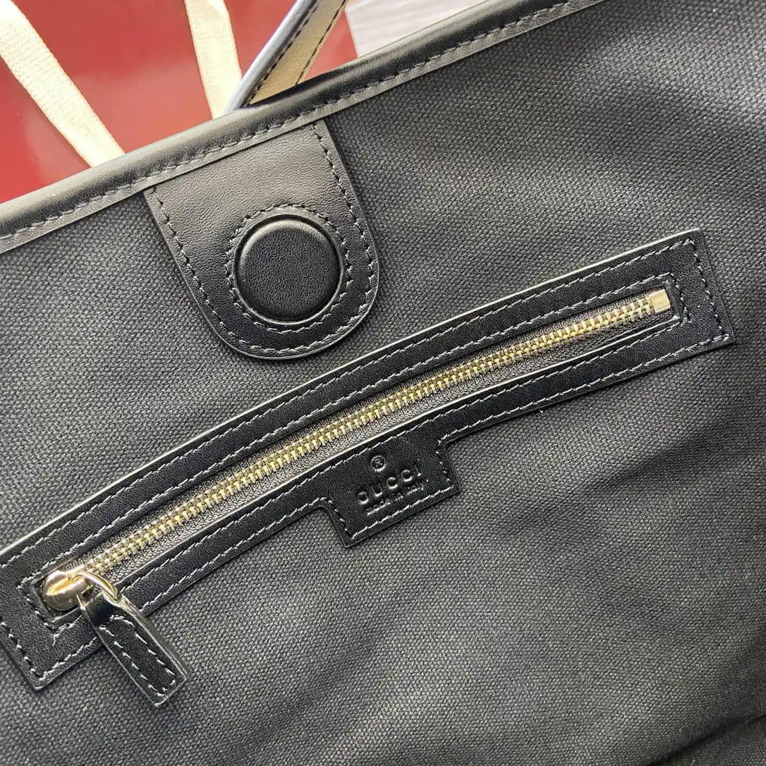 Gucci GG Emblem small shoulder bag 848881 Black