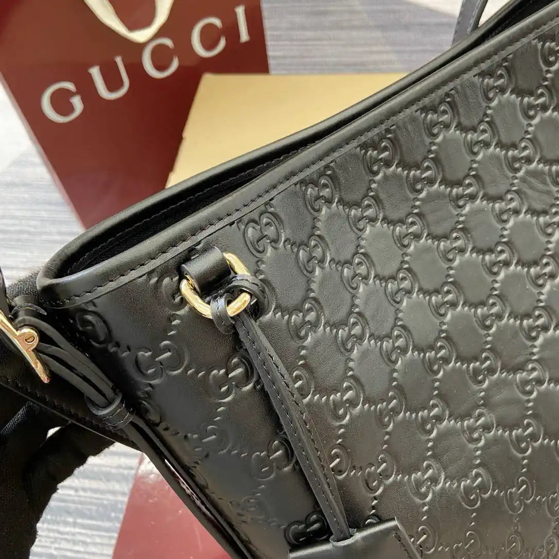 Gucci GG Emblem small shoulder bag 848881 Black