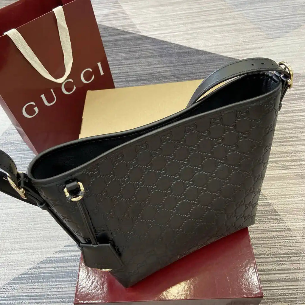 Gucci GG Emblem small shoulder bag 848881 Black