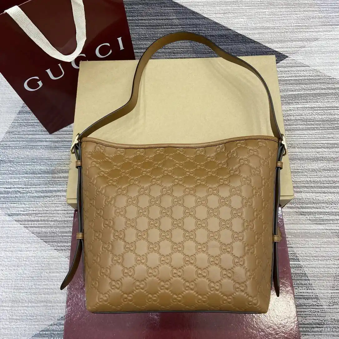 Gucci GG Emblem small shoulder bag 848881 Brown
